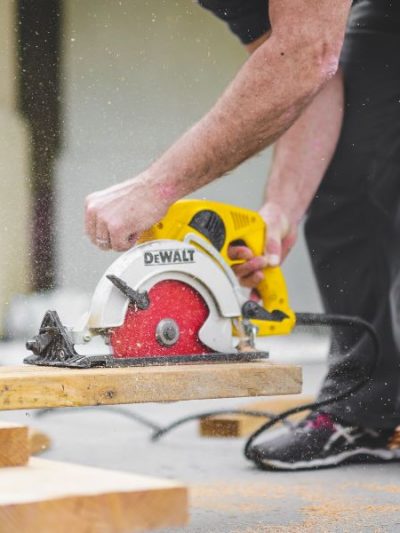 OFICINAS, LOCALES Y NAVES