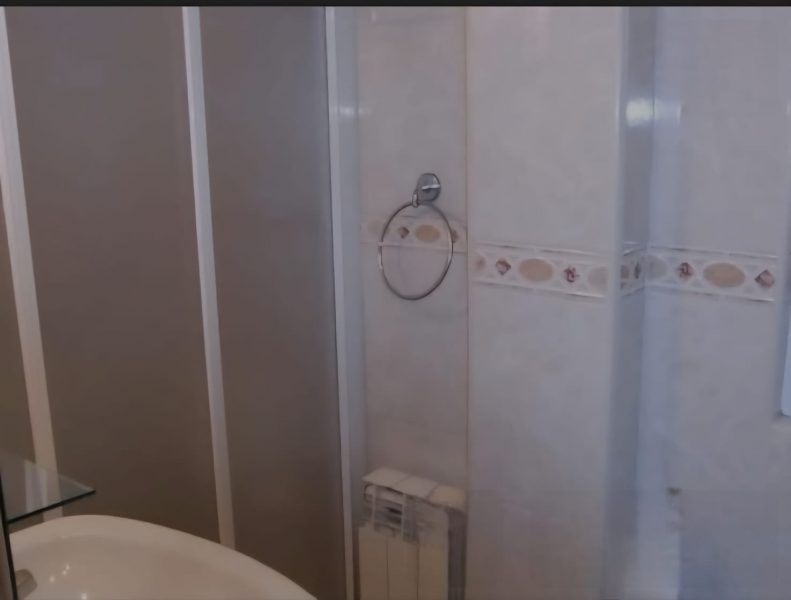 DOS DORMITORIOS, EN C/ VAN DYCK