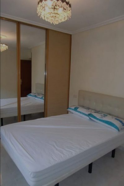 DOS DORMITORIOS, EN C/ VAN DYCK