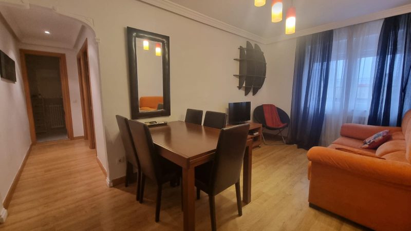 HABITACIÓN PARA CHICA EN C/ ISCAR PEYRA