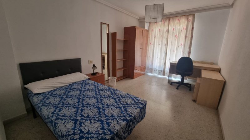 PISO EN C/ JUAN PICORNELL - BARRIO OESTE