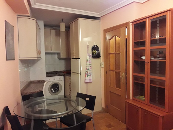 UN DORMITORIO EN CALLE PLACENTINOS