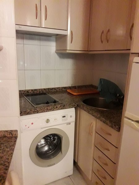 UN DORMITORIO EN CALLE PLACENTINOS