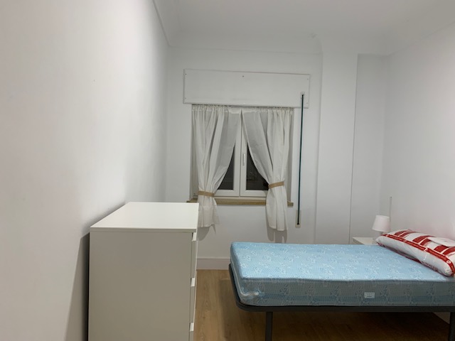 CUATRO DORMITORIOS, EN AVDA. PORTUGAL, WIFI Y CALEFACCIÓN INCLUIDOS