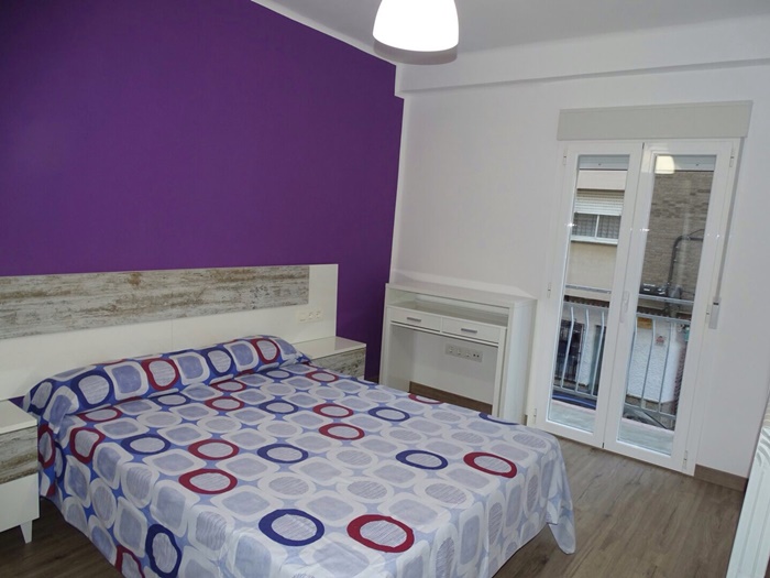 TRES DORMITORIOS EN CALLE CARPINTEROS-BARRIO VIDAL