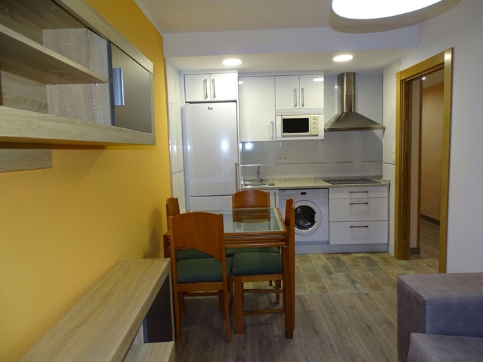 TRES DORMITORIOS EN CALLE CARPINTEROS-BARRIO VIDAL