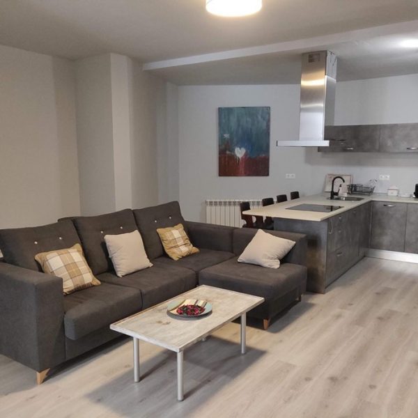 LUJO JUNTO A CARMELITAS