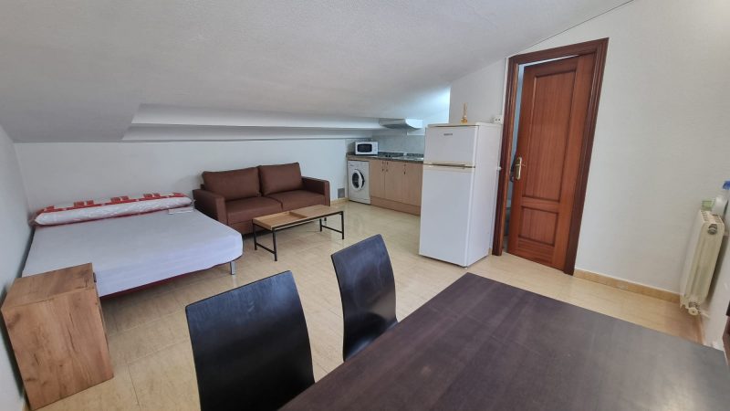 ESTUDIO EN CALLE TORO, JUNTO A PLAZA MAYOR