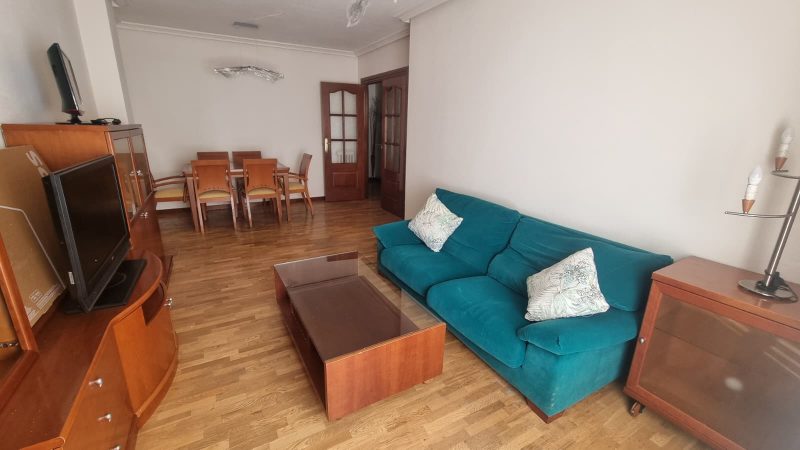 CUATRO DORMITORIOS, ZONA EDUCACIÓN