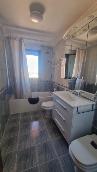 CUATRO DORMITORIOS, ZONA EDUCACIÓN