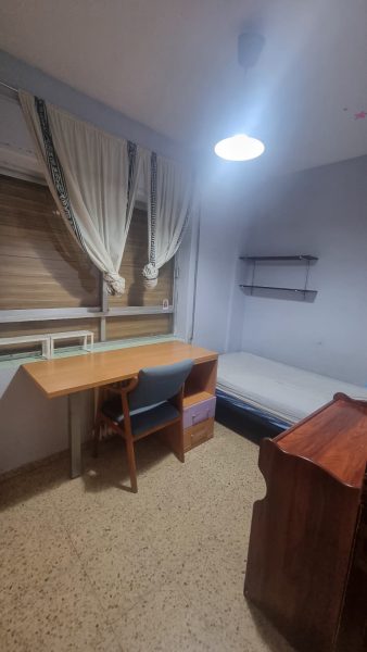 PISO DE TRES DORMITORIOS EN VENTA EN CALLE VITIGUDINO, JUNTO A AVDA. VILLAMAYOR