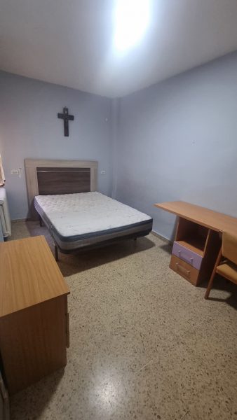 PISO DE TRES DORMITORIOS EN VENTA EN CALLE VITIGUDINO, JUNTO A AVDA. VILLAMAYOR