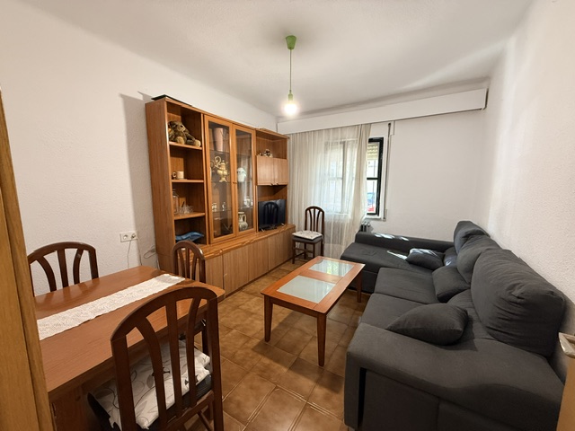 CUATRO DORMITORIOS EN BARRIO VIDAL, IDEAL ESTUDIANTES