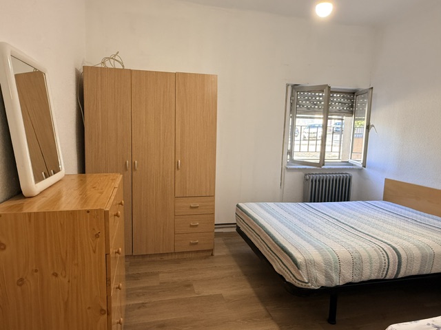 CUATRO DORMITORIOS EN BARRIO VIDAL, IDEAL ESTUDIANTES