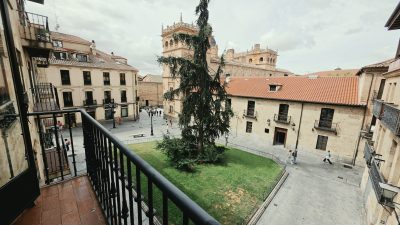JUNTO A LA PLAZA MAYOR, CUATRO DORMITORIOS, CALEFACCIÓN INCLUÍDA