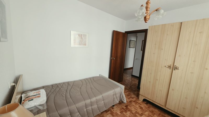 JUNTO A LA PLAZA MAYOR, CUATRO DORMITORIOS, CALEFACCIÓN INCLUÍDA