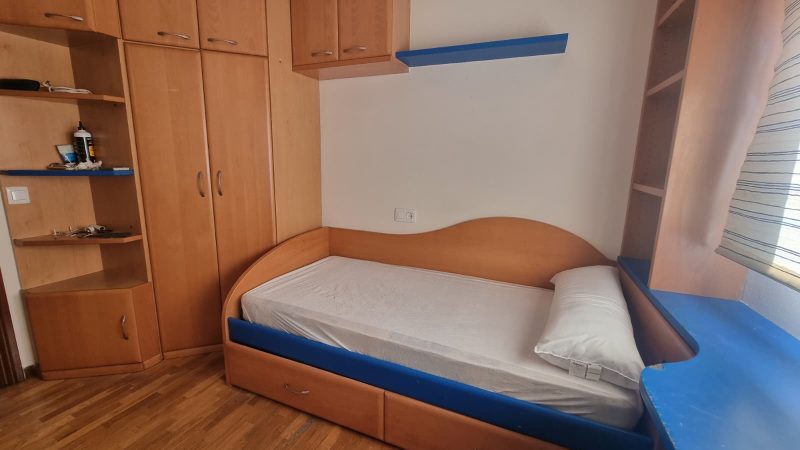 MUY AMPLIO, CUATRO DORMITORIOS, ZONA EDUCACIÓN.