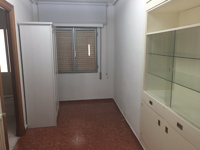 SEGUNDO SEMESTRE, EN PLENO CENTRO, CUATRO DORMITORIOS, TODOS LOS GASTOS INCLUÍDOS.